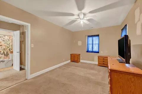 Bedroom - 212 Maple Ave, Dundalk, MD 21222 photo 2 of 5
