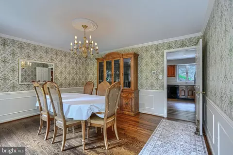 Dining - 13325 B Fork Rd, Baldwin, MD 21013 photo 2 of 4