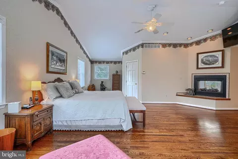 Bedroom - 13325 B Fork Rd, Baldwin, MD 21013 photo 3 of 9