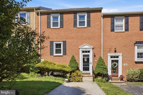 6 Carriage Walk Ct, Parkville, MD 21234