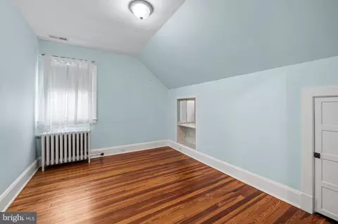 Bedroom - 529 Overbrook Rd, Baltimore, MD 21212 photo 5 of 7