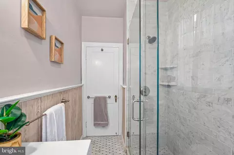 Bath - 529 Overbrook Rd, Baltimore, MD 21212 photo 1 of 3