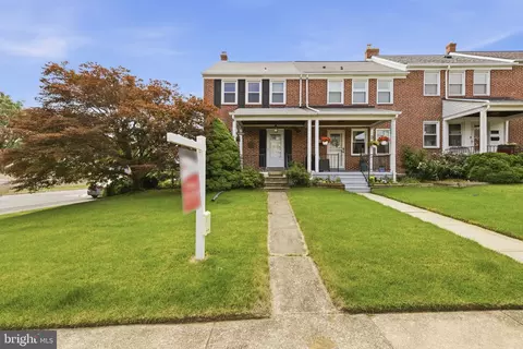 8300 Ridgely Oak Rd, Parkville, MD 21234