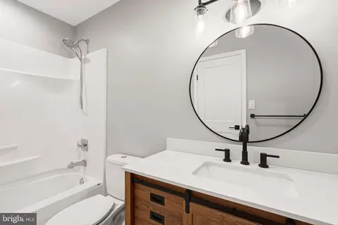 Bath - 7 Glenbrook Dr, Phoenix, MD 21131 photo 2 of 2