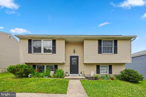 513 Fuselage Ave, Essex, MD 21221