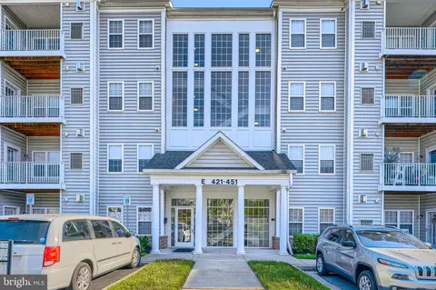 443 Hopkins Lndg #443, Essex, MD 21221