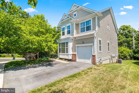 101 New Market Ct, Catonsville, MD 21228