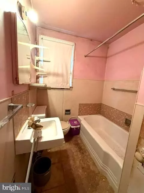 Bath - 83 Wise Ave, Dundalk, MD 21222 photo 1 of 1