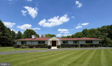 4 Jonathans Ct, Cockeysville, MD 21030