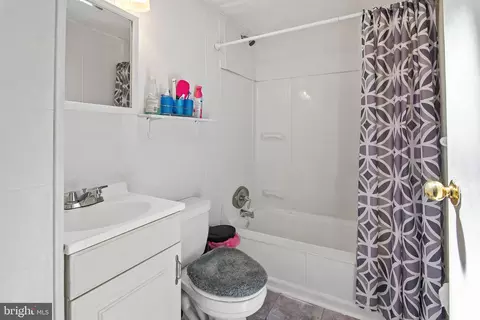 Bath - 3311 Kessler Ct, Halethorpe, MD 21227 photo 1 of 1