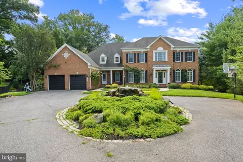 8203 Pumpkin Hill Ct, Pikesville, MD 21208