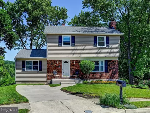 4 Harlow Ct, Cockeysville, MD 21030