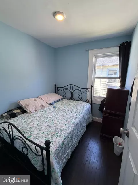 Bedroom - 203 Sollers Point Rd, Dundalk, MD 21222 photo 4 of 4
