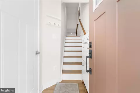 Entry Way - 3059 Shaws Rd, Edgemere, MD 21219 photo 1 of 14