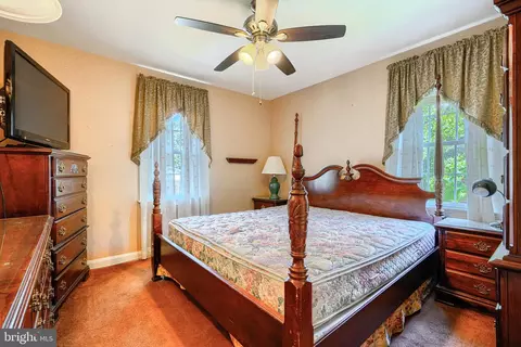 Bedroom - 2902 Delmar Ave, Sparrows Point, MD 21219 photo 1 of 5