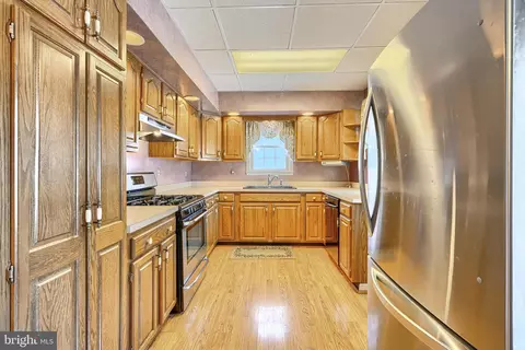 Kitchen - 2902 Delmar Ave, Sparrows Point, MD 21219 photo 2 of 4