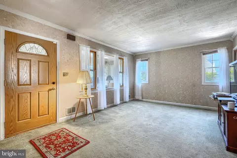 Entry Way - 2902 Delmar Ave, Sparrows Point, MD 21219 photo 1 of 3