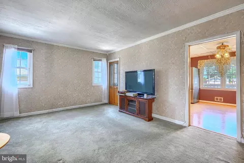 Living - 2902 Delmar Ave, Sparrows Point, MD 21219 photo 1 of 2