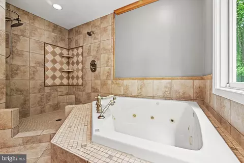 Bath - 2 Wetherbee Ct, Phoenix, MD 21131 photo 2 of 3