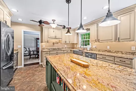 Kitchen - 2 Wetherbee Ct, Phoenix, MD 21131 photo 4 of 11