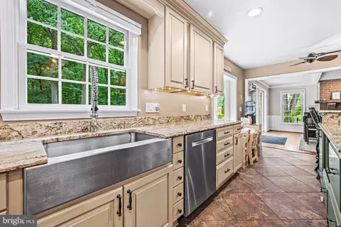 Kitchen - 2 Wetherbee Ct, Phoenix, MD 21131 photo 7 of 11