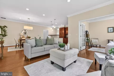 11 Clay Lodge Ln #104, Catonsville, MD 21228