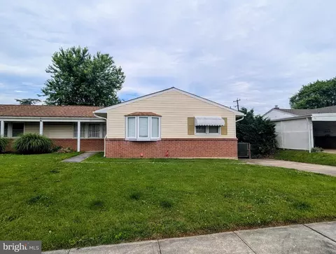 8421 Hallmark Cir, Parkville, MD 21234