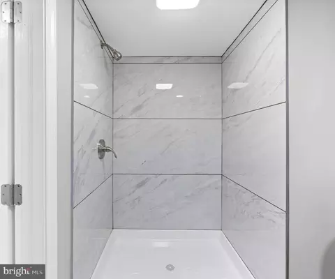 Bath - 1817 Winans Ave, Halethorpe, MD 21227 photo 3 of 3