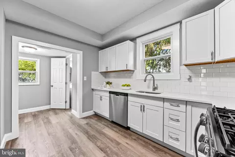 Entry Way - 1817 Winans Ave, Halethorpe, MD 21227 photo 5 of 21