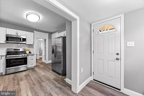 Entry Way - 1817 Winans Ave, Halethorpe, MD 21227 photo 9 of 21