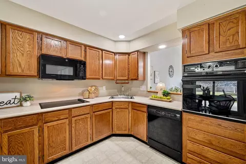 9526 Hallhurst Rd, Nottingham, MD 21236 photo 16