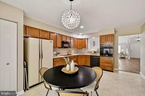 9526 Hallhurst Rd, Nottingham, MD 21236 photo 18