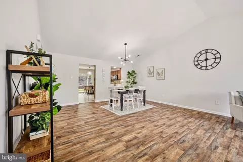 9526 Hallhurst Rd, Nottingham, MD 21236 photo 9