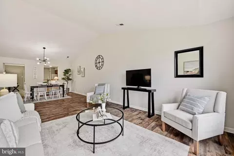9526 Hallhurst Rd, Nottingham, MD 21236 photo 6