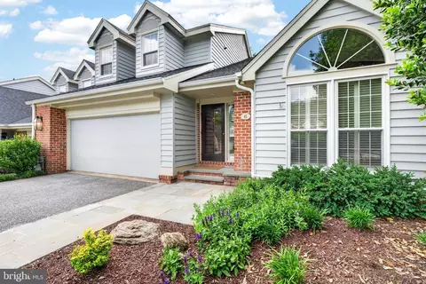 6 Nearfield Rd, Lutherville Timonium, MD 21093