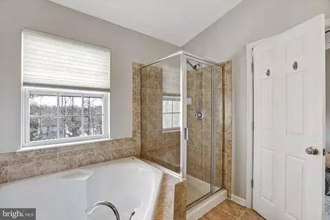 Bath - 9663 Davison Rd, Middle River, MD 21220 photo 4 of 5