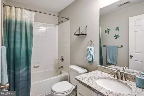 Bath - 9663 Davison Rd, Middle River, MD 21220 photo 1 of 5