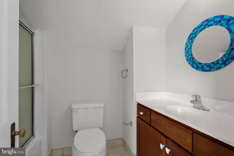 Bath - 923 Arran Rd, Baltimore, MD 21239 photo 6 of 8