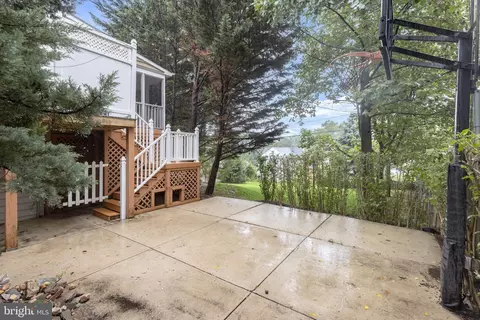 Exterior - 923 Arran Rd, Baltimore, MD 21239 photo 5 of 10