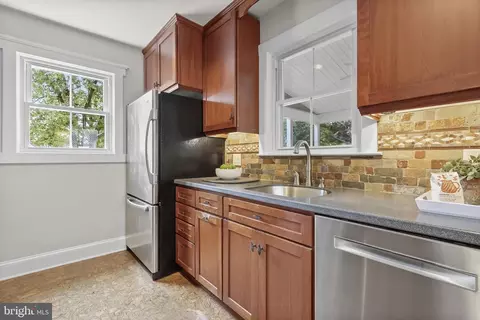 Kitchen - 923 Arran Rd, Baltimore, MD 21239 photo 2 of 5