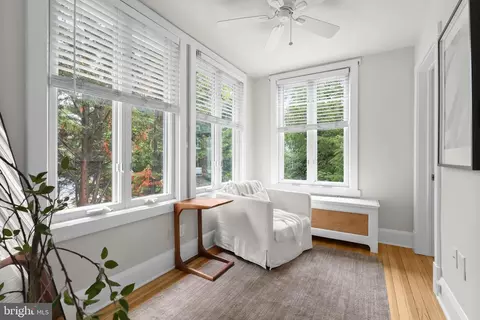 Entry Way - 923 Arran Rd, Baltimore, MD 21239 photo 8 of 12