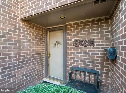 24 Fencepost Ct #G, Pikesville, MD 21208