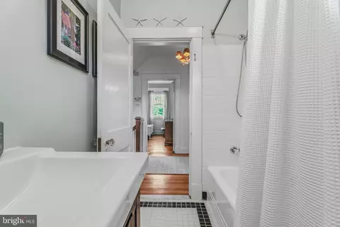 Bath - 516 Dunkirk Rd, Baltimore, MD 21212 photo 2 of 3