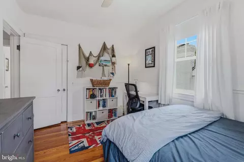 Bedroom - 516 Dunkirk Rd, Baltimore, MD 21212 photo 6 of 9