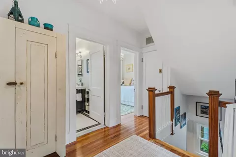 Entry Way - 516 Dunkirk Rd, Baltimore, MD 21212 photo 9 of 9