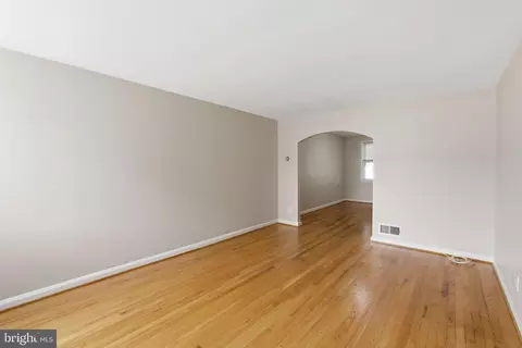 Living - 762 Fulbrook Rd, Dundalk, MD 21222 photo 4 of 4