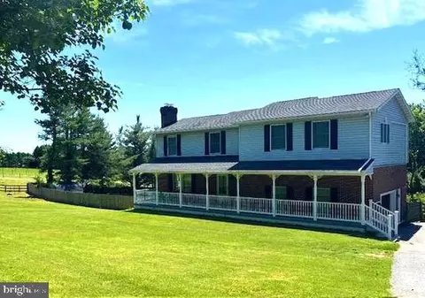 18816 Brick Store Rd, Hampstead, MD 21074