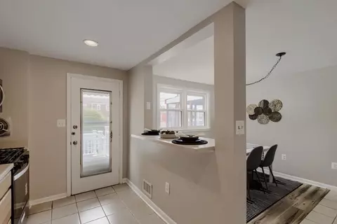 Entry Way - 938 Circle Dr, Halethorpe, MD 21227 photo 2 of 3