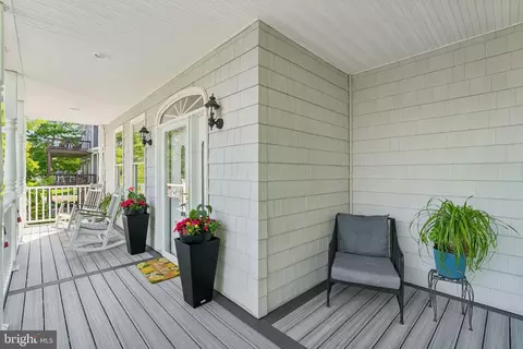 Exterior - 3632 Bay Dr, Middle River, MD 21220 photo 4 of 12