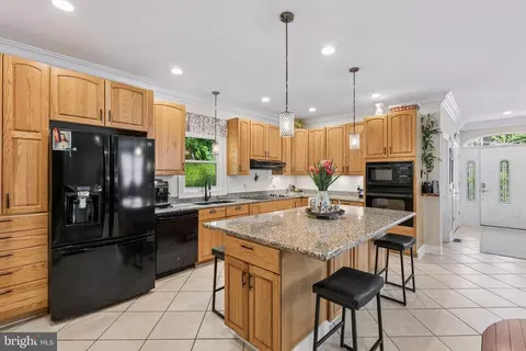 Kitchen - 3632 Bay Dr, Middle River, MD 21220 photo 1 of 2
